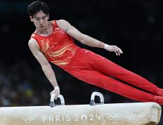世俱杯分组-体操选手刷新世界纪录，震撼全场