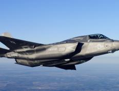 世俱杯奖金-欧文手术刀般撕裂铁壁，骑士加时鏖战气走活塞