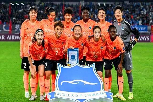 世俱杯-关于紧张时刻：中国足球队谋求冠军的信息