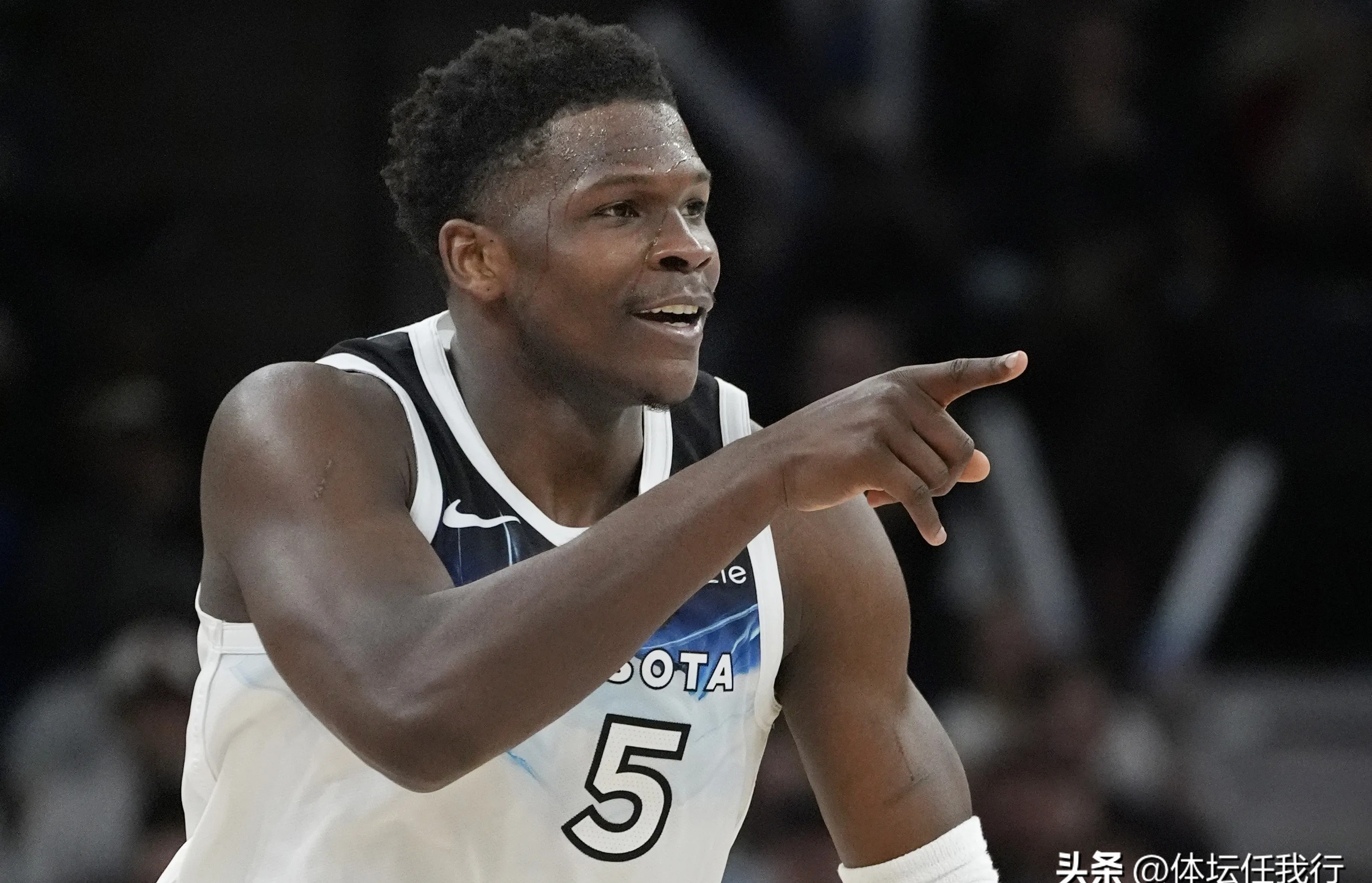 世俱杯改制-雄鹿惨败灰熊,绝杀跌出前八的简单介绍