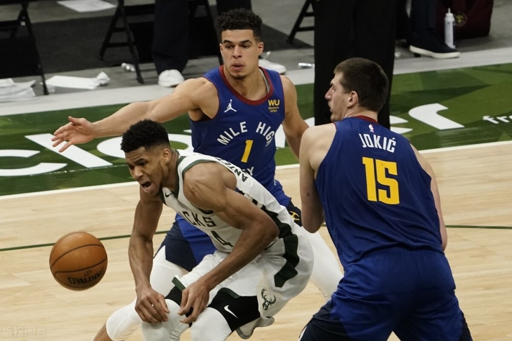 世俱杯改制-雄鹿惨败灰熊,绝杀跌出前八的简单介绍