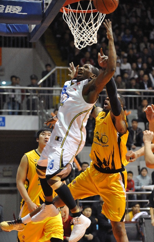 世俱杯参赛资格-森林狼掀翻新疆队，文班亚马在东决关键战接管比赛